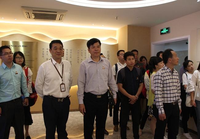 参观紫金矿业集团公司 参观紫金矿业集团公司