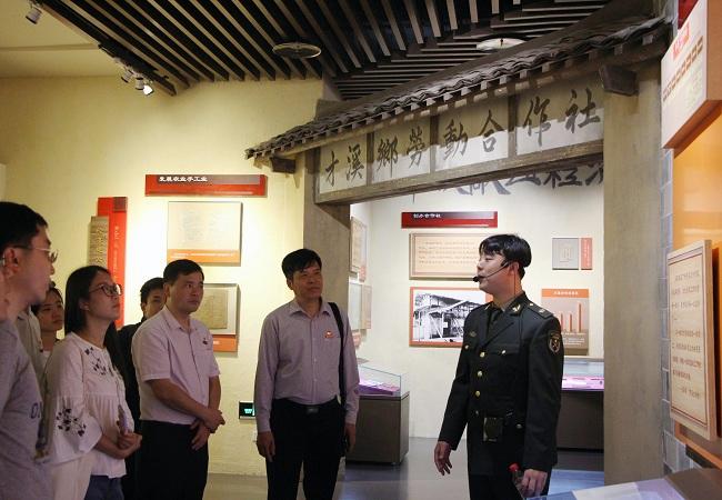 参观毛泽东才溪乡纪念馆 参观毛泽东才溪乡纪念馆