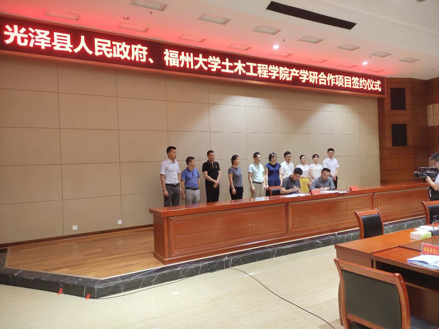 图片1 图片1